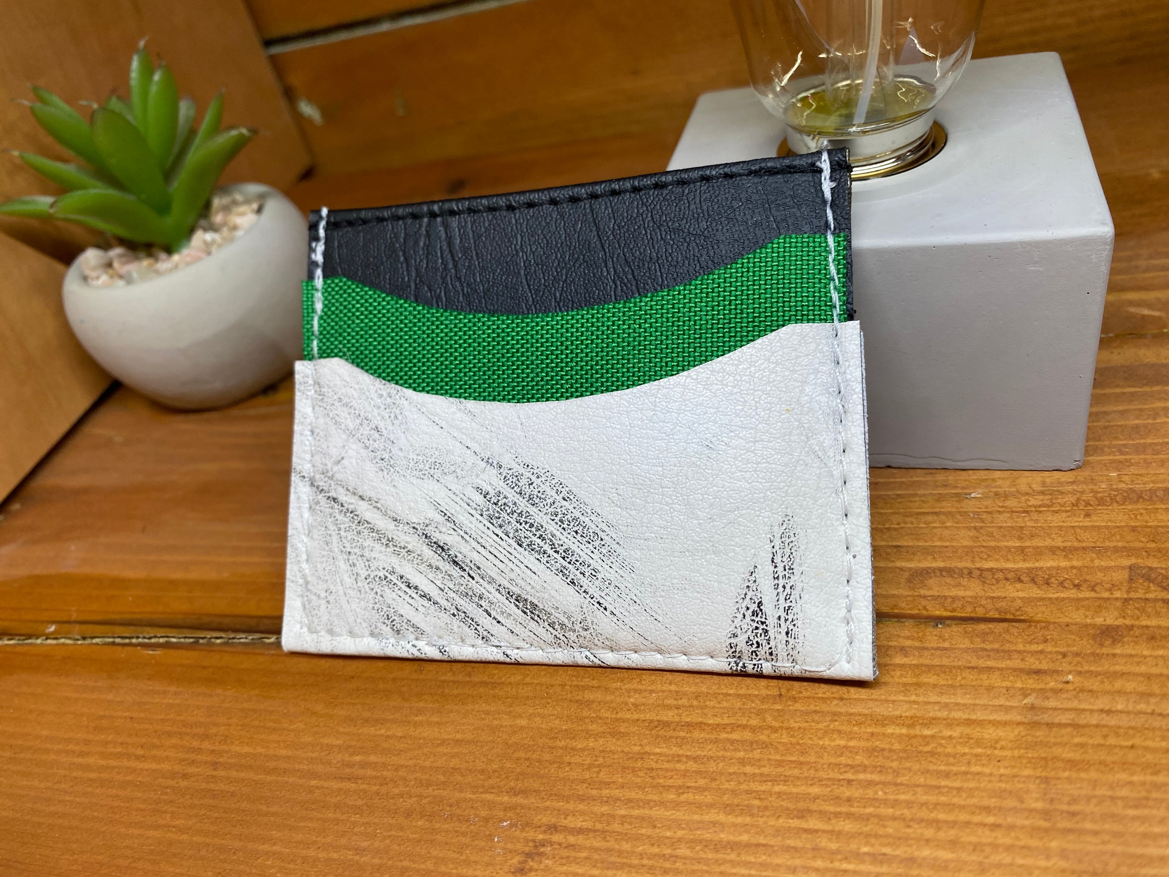 Porte-cartes couleurs des Marquis de Jonquière (151)