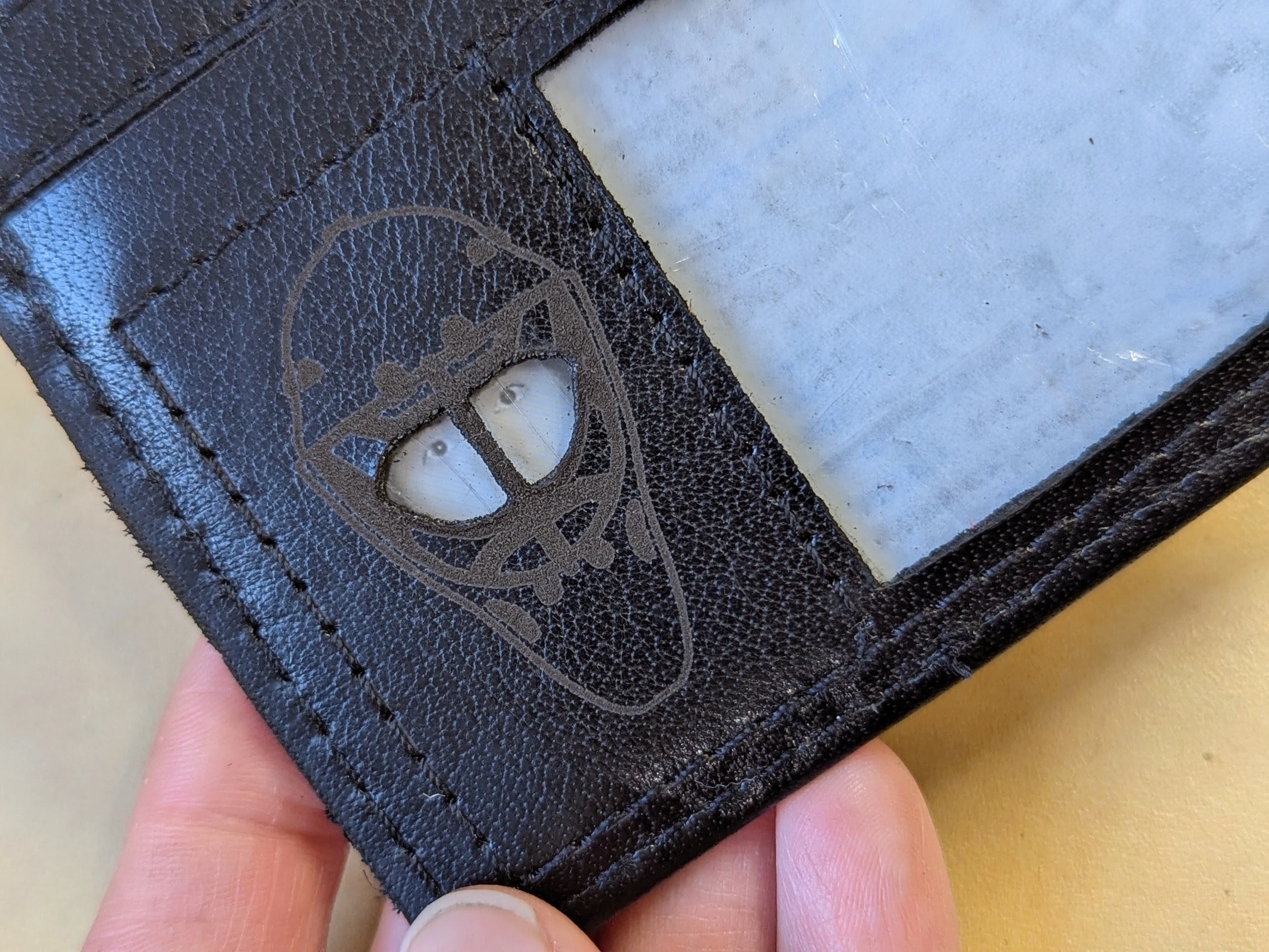 Porte-cartes masque Vintage/moderne Noir