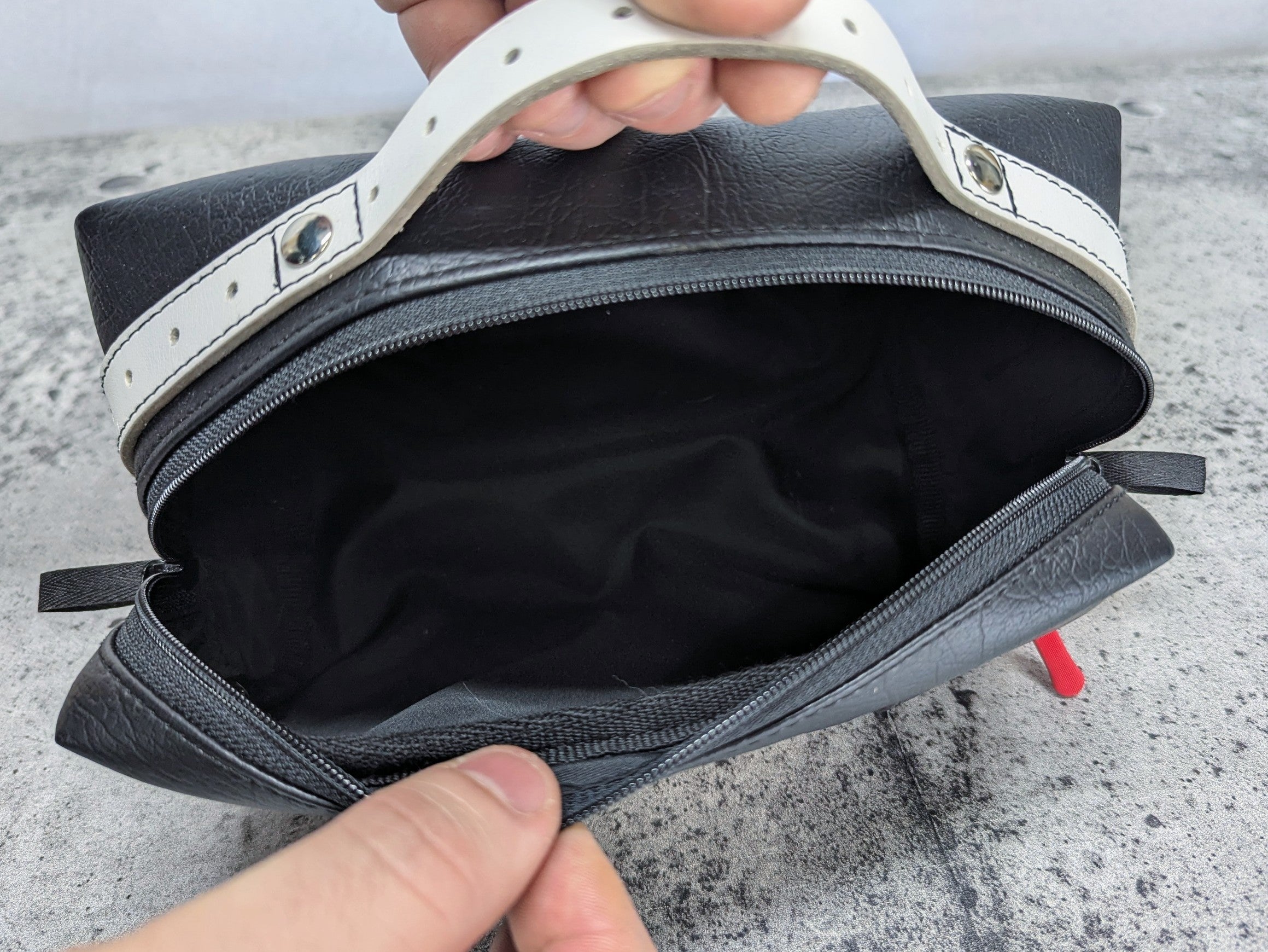 Trousse de sport Noir, Blanc et Bleu