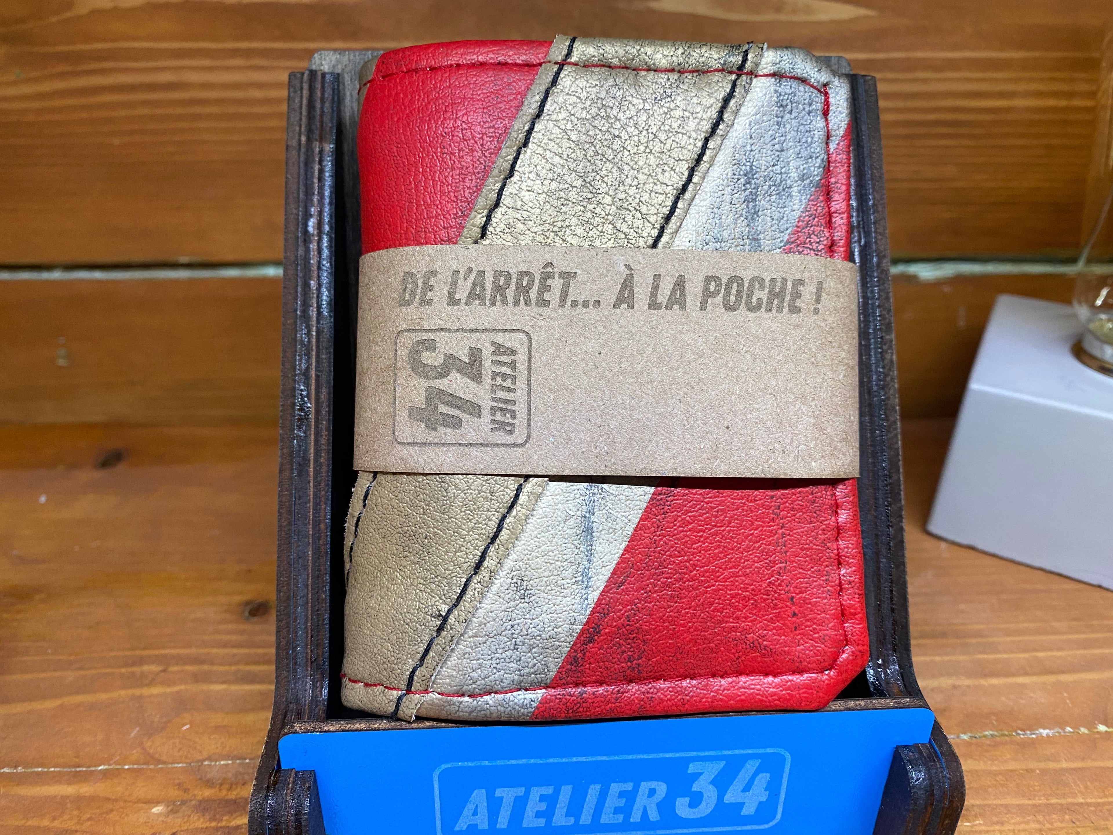 Portefeuille Bauer Nike rouge et or (183)