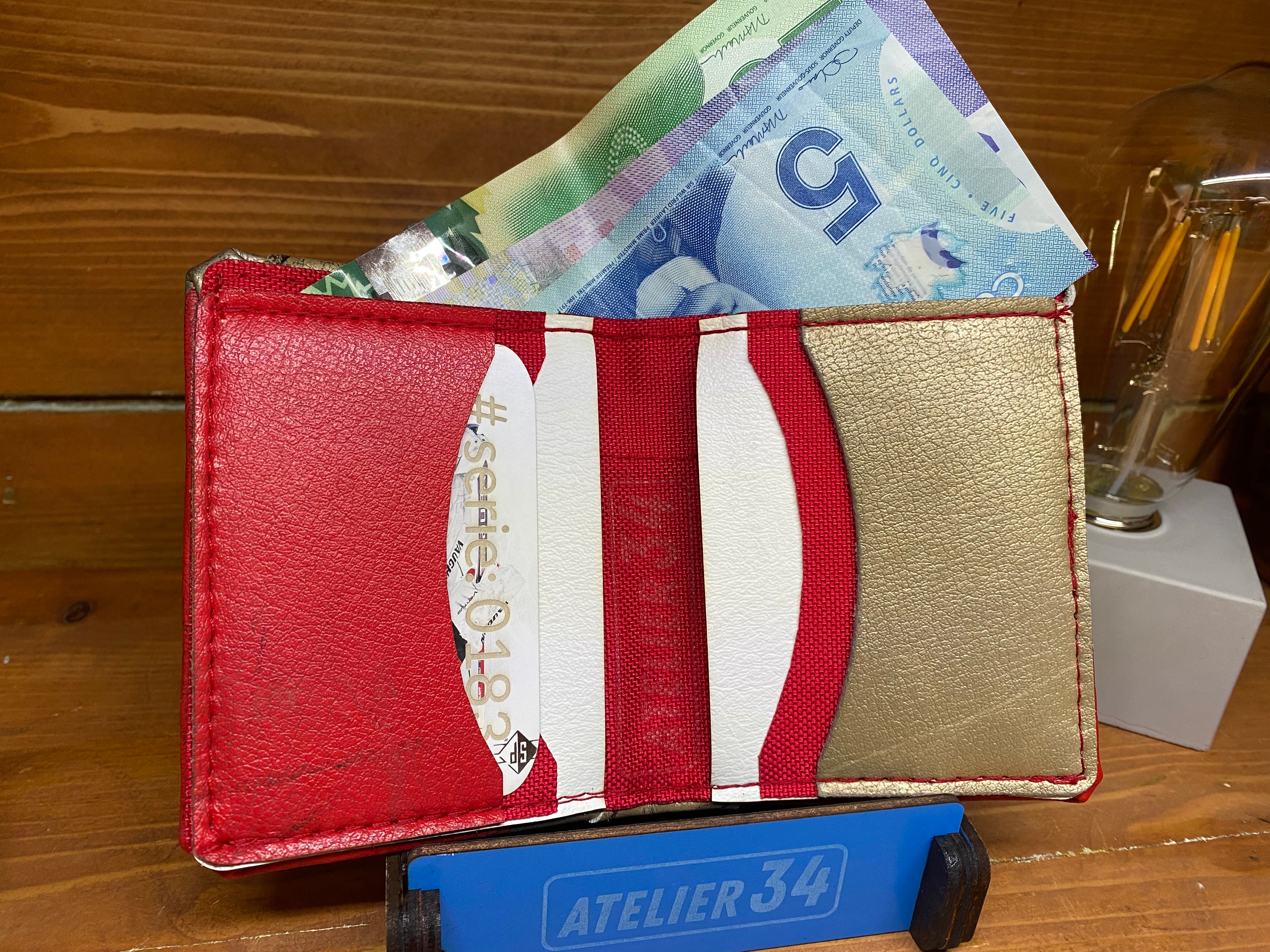 Portefeuille Bauer Nike rouge et or (183)