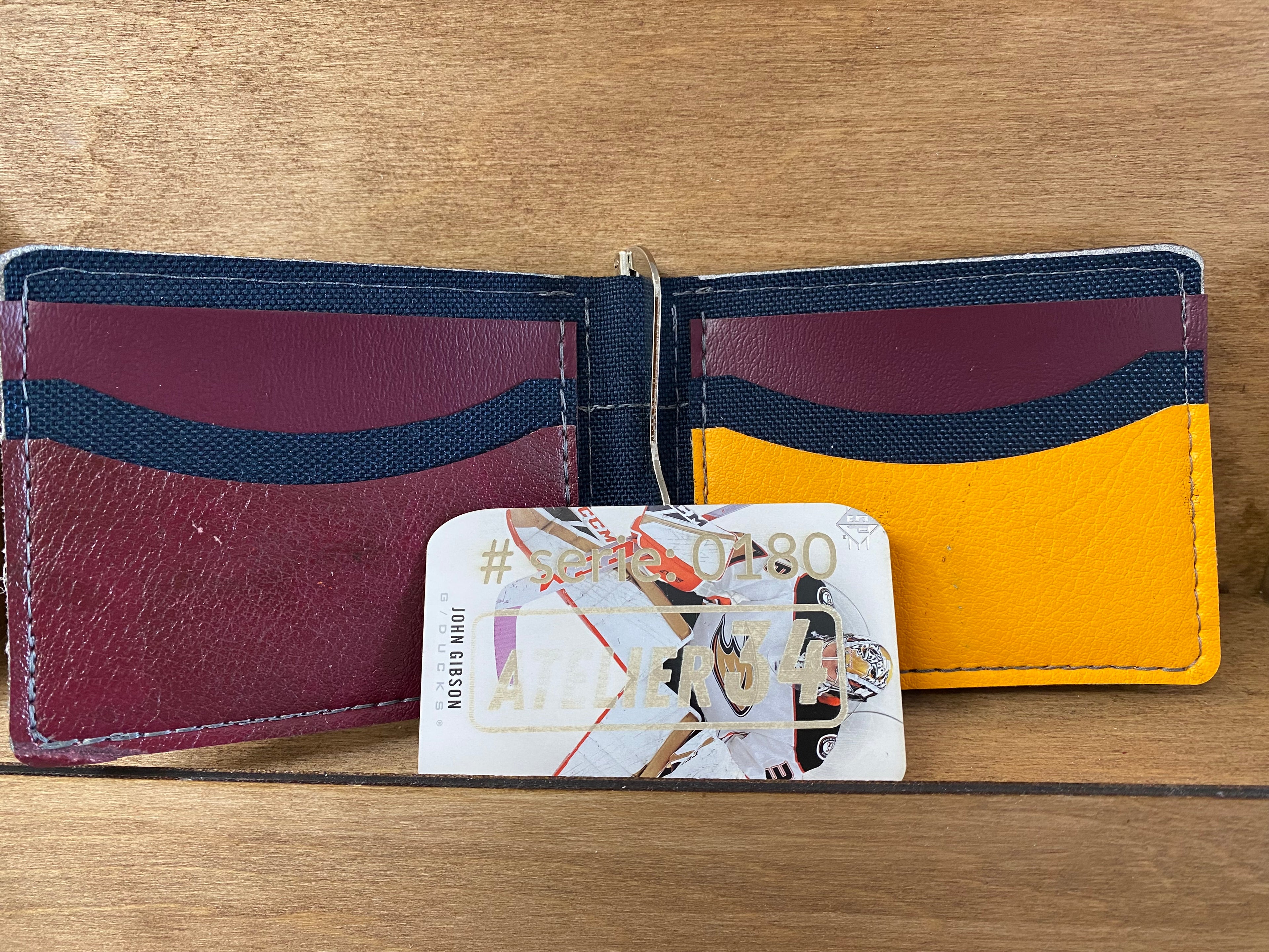 Portefeuille  couleurs mauve et jaune (180)